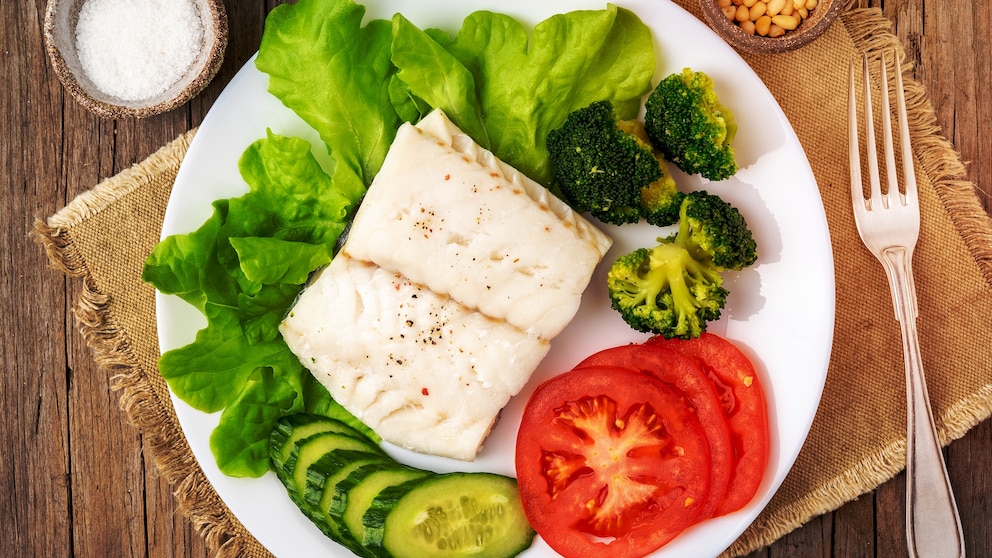 Low-FODMAP-Diät reizdarm: Teller mit Essen