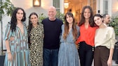 Ein Bild aus glücklichen Tagen aus dem Jahr 2019: Bruce Willis umgeben von seinen drei erwachsenen Töchtern, seiner Ex-Frau und der aktuelle Ehefrau: Rumer Willis, Demi Moore, Scout Willis, Emma Heming Willis, Tallulah Willis (von links nach rechts).