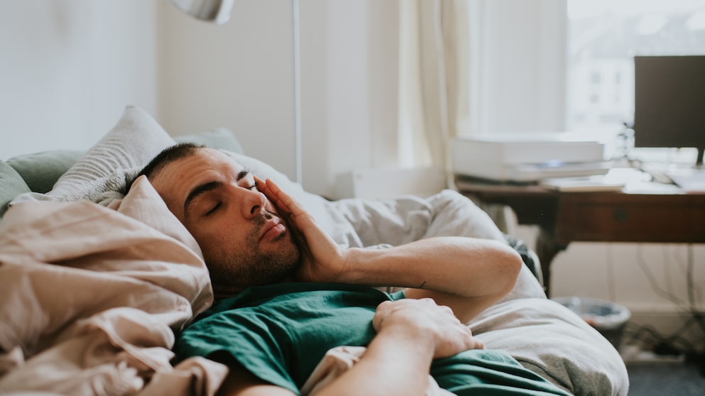 Anhaltende Müdigkeit macht vielen Long-Covid-Patienten zu schaffen und wirkt sich extrem auf die Lebensqualität aus, wie eine neue Studie zeigt