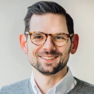 Dr. Christopher Schneeweis, Facharzt f&uuml;r Innere Medizin und Kardiologie, pr&uuml;ft Texte von FITBOOK auf inhaltliche Richtigkeit