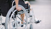 Duchenne Muskeldystrophie oder auch Muskeldystrophie Typ Duchenne betrifft vor allem Jungen und kann dazu führen, dass sie auf einen Rollstuhl angewiesen sind