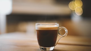 Millionen von Deutschen trinken entkoffeinierten Kaffee - dabei ist er nicht völlig koffeinfrei