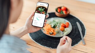 Die Beschäftigung mit gesunder Ernährung kann zum Zwang werden (Orthorexie).