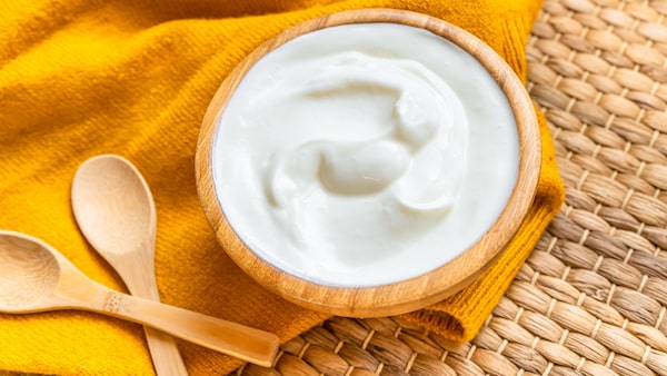 Naturjoghurt oder Quark – was ist gesünder? - FITBOOK