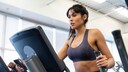 Der Crosstrainer bietet ein besonders gelenkschonendes Ausdauertraining. Mit ein paar Tipps ist es noch effektiver.