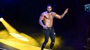 Jason Derulo performt.
