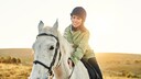 Reiten kann dazu beitragen, das Gleichgewicht und die Haltung des Menschen zu verbessern.