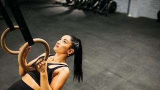An Turnringen kann intensiv trainiert werden! Wie genau, verraten wir Ihnen bei FITBOOK.