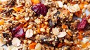 Die Linsen-Granolas, auch unter dem Namen „Peas of Joy“ bekannt, sollen reich an pflanzlichen Proteinen sein.
