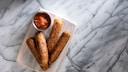 Ob die veganen Grillwürstchen fürs BBQ tauglich sind, wollte die Zeitschrift „Ökotest“ wissen und unterzog 19 Produkte einem Labor- und Geschmackstest.