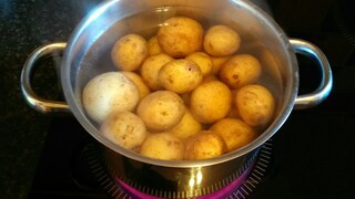 Kartoffeln im Kochtopf