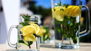 Zitronenwasser soll beim Abnehmen helfen