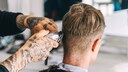 Mann im Barbershop