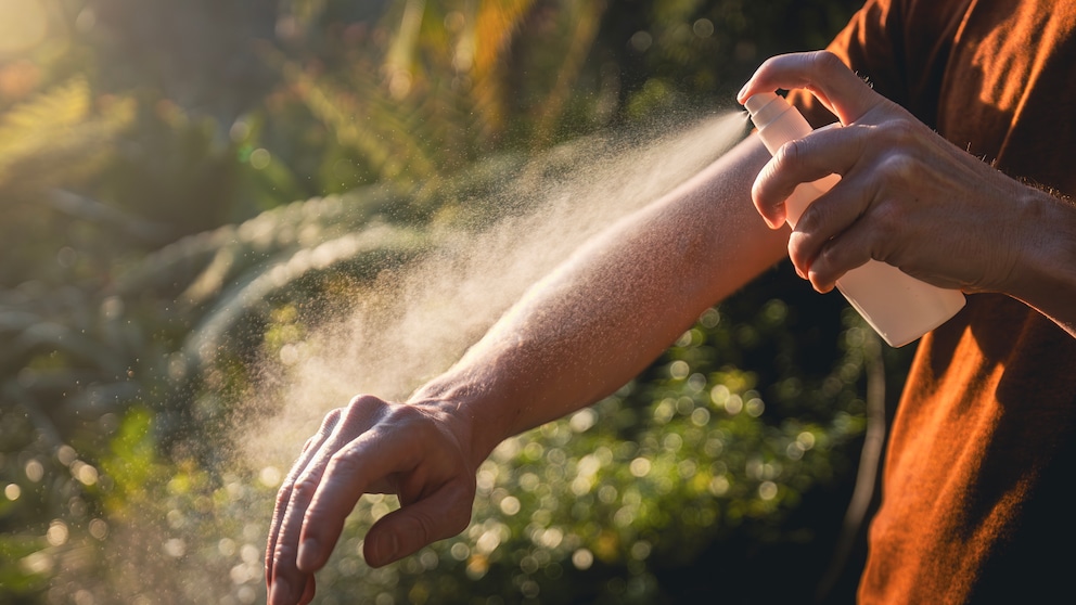 Anti-Mückenspray ist nicht immer so harmlos, wie viele denken würden.