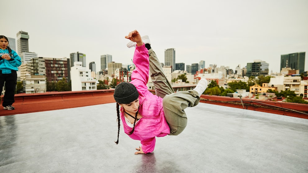 Breakdance erfordert viel Kraft und Ausdauer, um bestimmte Moves halten zu können