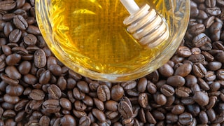 Eine Studie zeigt: Gegen Reizhusten helfen ganz einfach Kaffee und Honig