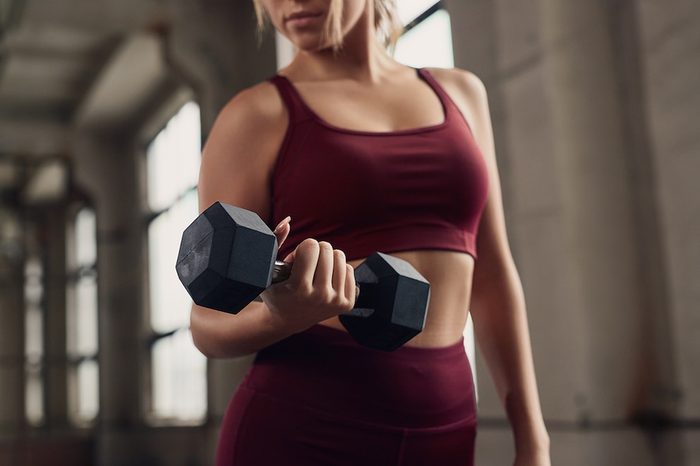 Strict Curls sind eine Variation des klassischen Bizeps-Curl