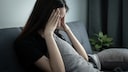 Einige kennen das Phänomen: wenn man weint, hat man im Nachhinein manchmal Kopfschmerzen