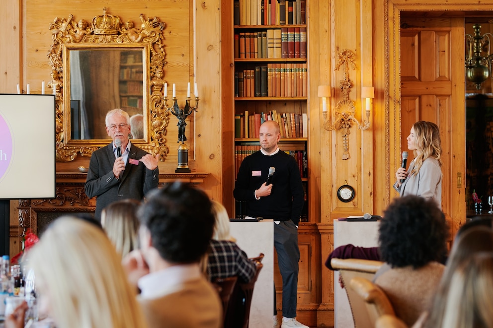 Dr. Rainer Stange, Dr. Rainer Drerup und Moderatorin Laura Papendick