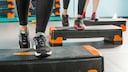Step-Aerobic-Übungen