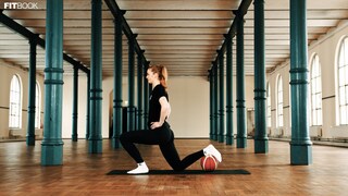 10 Minuten Stretching mit Alba-Basketballerin Wiebke Schwartau