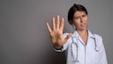 Ärztin lehnt Patienten ab