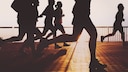 Menschen beim Morgenlauf