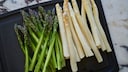 Grüner und weißer Spargel