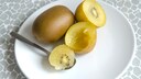 In einer Studie hatte der Verzehr von 2 Kiwis pro Tag Auswirkungen auf die M&uuml;digkeit, die Aktivit&auml;t und Energie sowie Depressionen