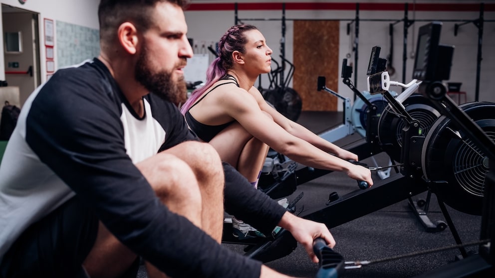 Wie lange sollten Männer und Frauen für die Grundfitness rudern können?