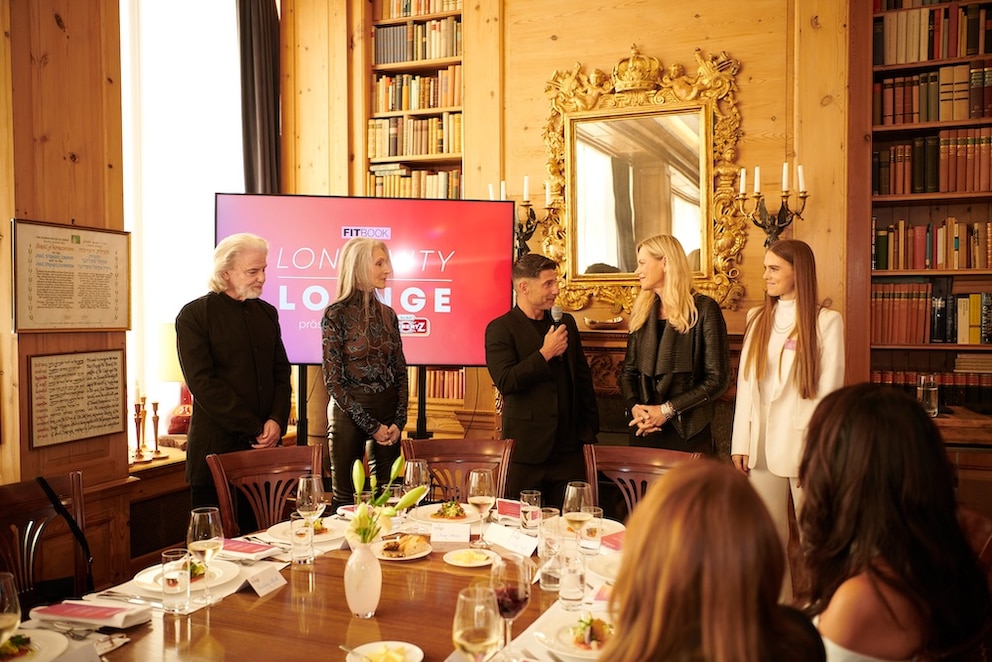Die Panel-Speaker des &bdquo;FITBOOK Longevity Lounge&ldquo;, pr&auml;sentiert von Lambertz