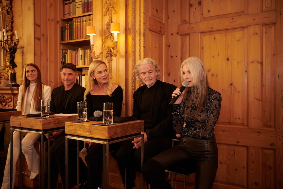 Hannah Samira Schmidt, Nuno Alves, Nina Ruge, Prof. Dr. Hermann B&uuml;hlbecker und Eveline Hall