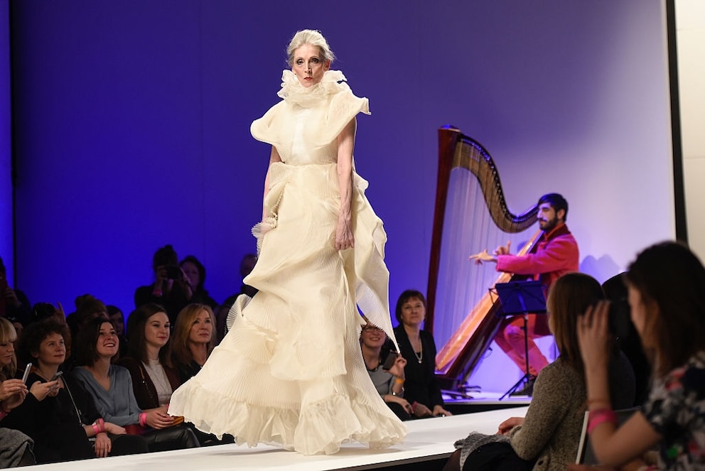 Eveline Hall, Model, Schauspielerin, T&auml;nzerin und S&auml;ngerin