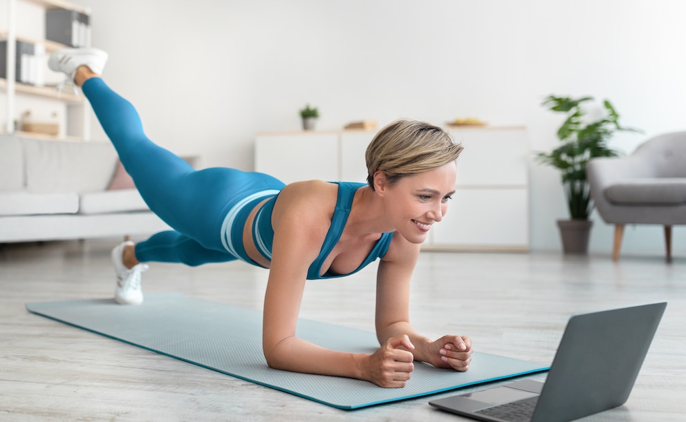 Plank mit Beinheben
