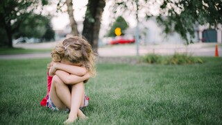 Mädchen mit Autismus werden oft zu spät erkannt. Eine Großstudie hinterfragt nun etablierte Diagnose-Methoden.