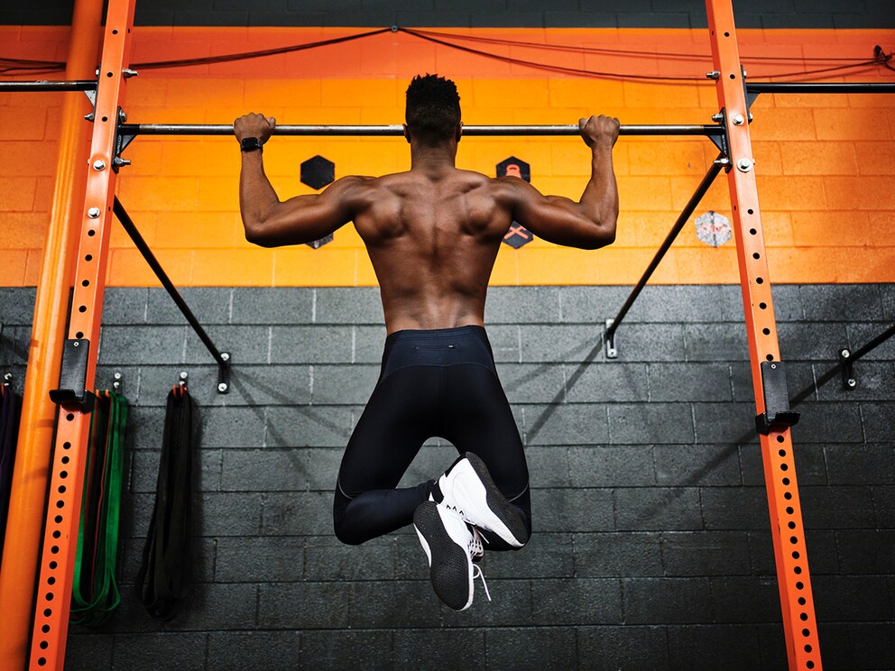 How many pull-ups per day lead to visible muscles?