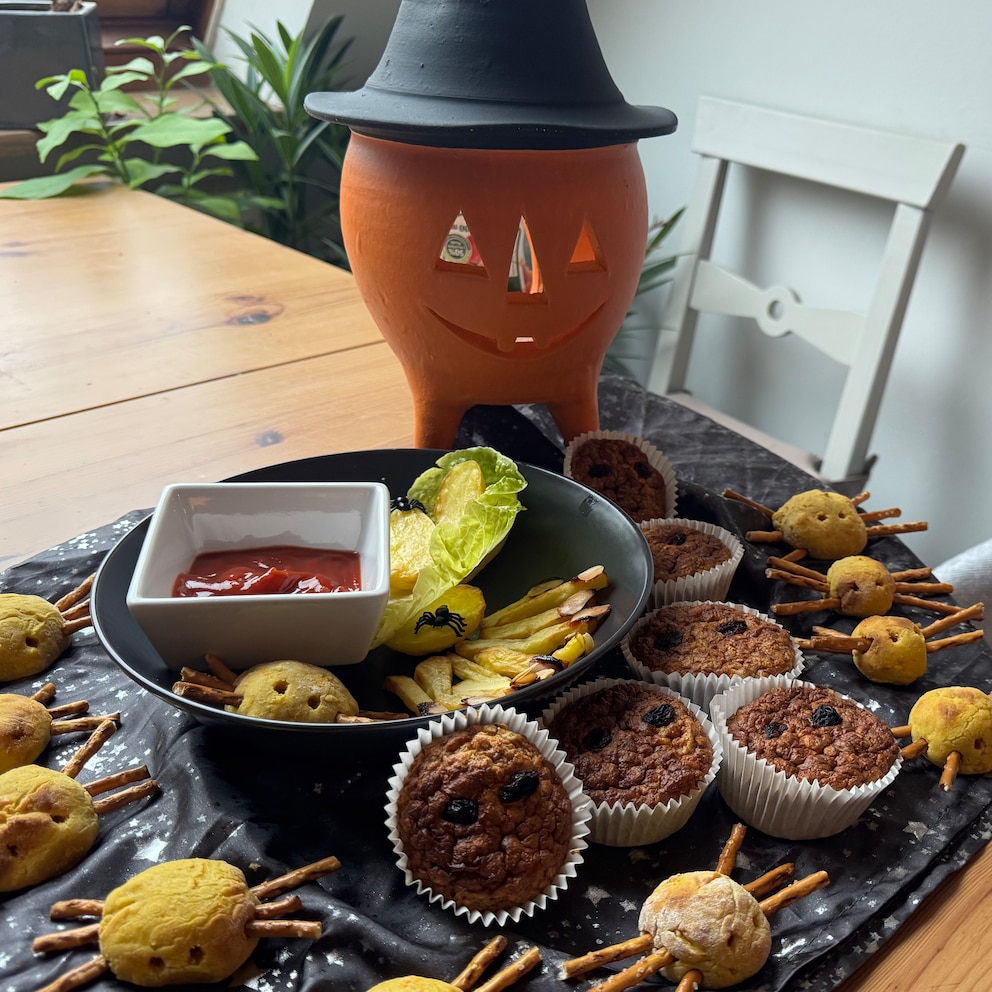 Drei Snacks, die zeigen: Halloween geht auch ohne Zuckerrausch &ndash; bunt, lecker und richtig gesund.