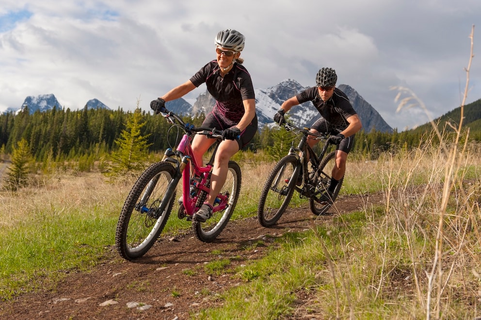 think rider fahrradständer TOPCABIN Fahrradständer, verstellbar, Aluminiumlegierung, Fahrrad-Seitenständer, passend für 55,9 cm, 61 cm, 66 cm, 71,1 cm Mountainbike/700 Rennrad/BMX/MTB (schwarz für 22-24-26-27-28 Zoll Fahrrad) Sport & Freizeit Back to work Rahmenhöhe:37cm it is designed to 26 Zoll Chopper Lowrider