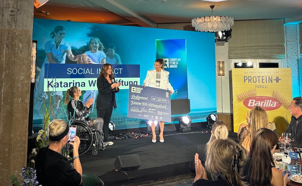 Katarina Witt erhielt mit ihrer Stiftung den &bdquo;European Fitness Award&ldquo; in der Kategorie &bdquo;Social Impact&ldquo;
