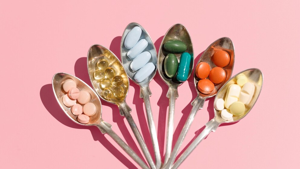 Supplements auf Löffeln