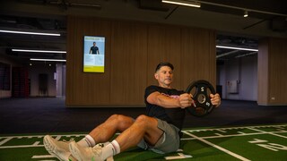 Russian Twists trainieren das Sixpack besser als Crunches.