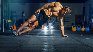 Alternate-Day-Fasting im Test: Eine neue Studie zeigt, wie sich die Fastenmethode nach nur vier Wochen auf Körperfett, Muskeln und Stoffwechsel auswirkt.