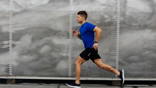 Ein Mann beim Cardiotraining
