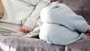 Bei Endometriose w&auml;chst geb&auml;rmutterschleimhaut&auml;hnliches Gewebe au&szlig;erhalb der Geb&auml;rmutter &ndash; oft mit schmerzhaften Folgen.