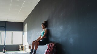 Wandsitz-Varianten: effektive Übungen für Beine und Po