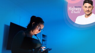 Die Art des Lichts am Abend kann einer Studie zufolge die Ausschüttung des Schlafhormons Melatonin beeinflussen