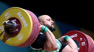 Beim iron Cage Event muss man eine millionen Kilogramm in 72 Stunden heben.