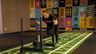 Der Sled Push oder auch Schlittenschieben geannnt ist die zweite Disziplin beim Hyrox