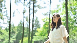 Haben Sie schon einmal Intervall-Gehen ausprobiert? Dabei wechseln sich schnelle und langsame Gehphasen ab. Diese Trainingsform kann das Risiko für verschiedene Erkrankungen senken und die Ausdauer möglicherweise stärker verbessern als gleichmäßiges, moderates Gehen.