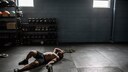 Im Extremformat Iron Cage wird Schlaf wichtig f&uuml;r Leistung und Fokus. Ein Diabetologe ordnet Regeneration ein.